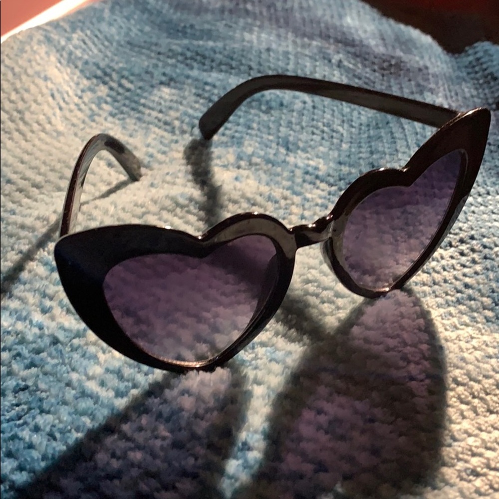 Black Heart Shaped Sunglasses